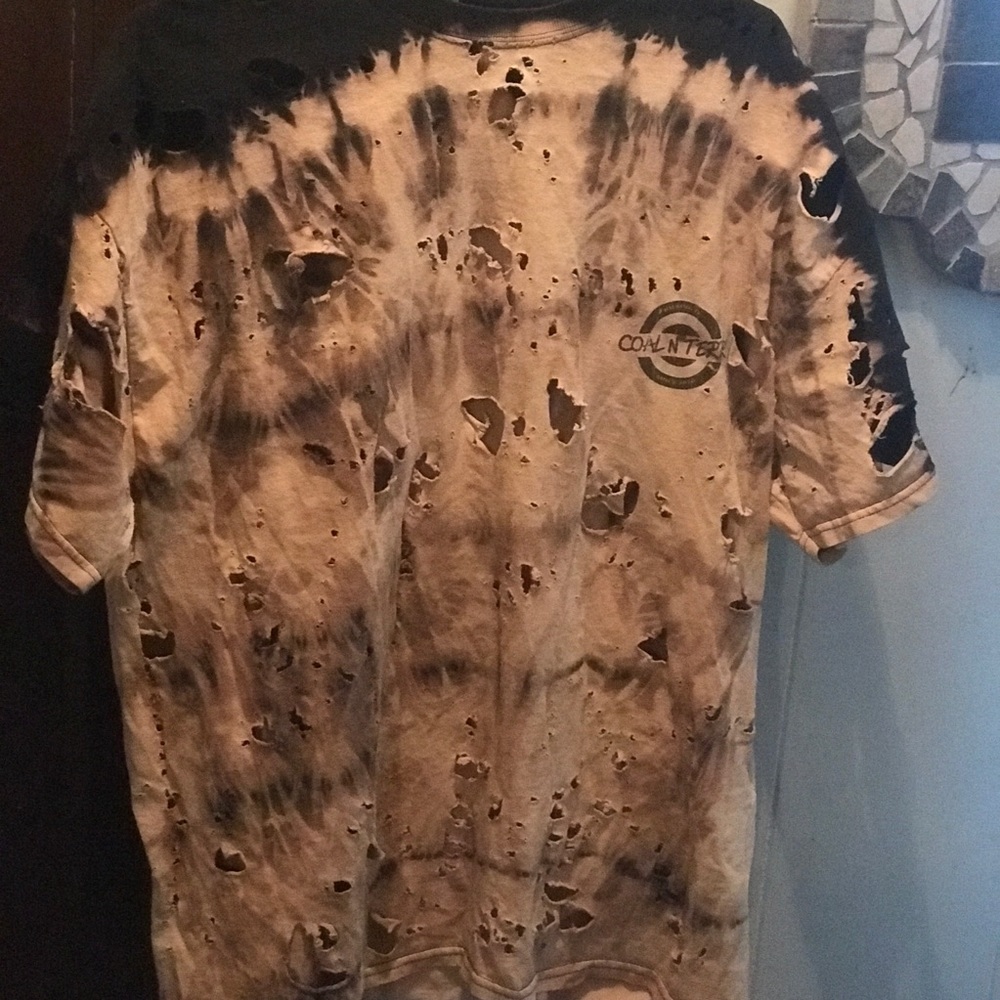 Distressed T-shirt 😍